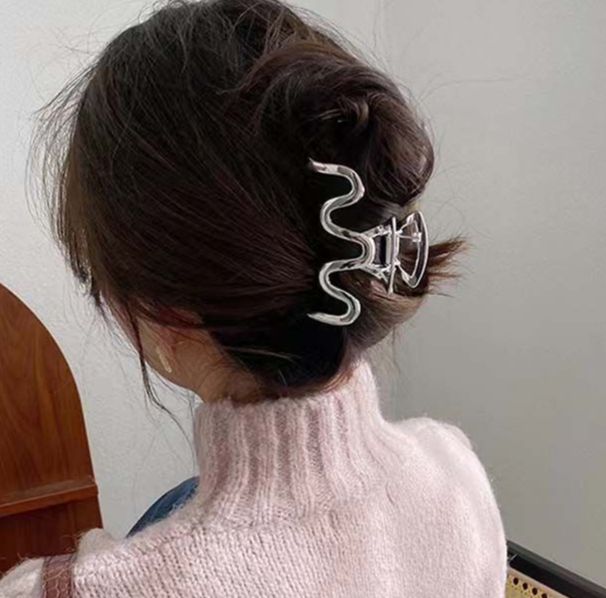 Forcina per capelli con nappa a farfalla in metallo per donna, design di nicchia di alta qualità, forcina per capelli a forma di U in stile antico, clip grande_voghion.com