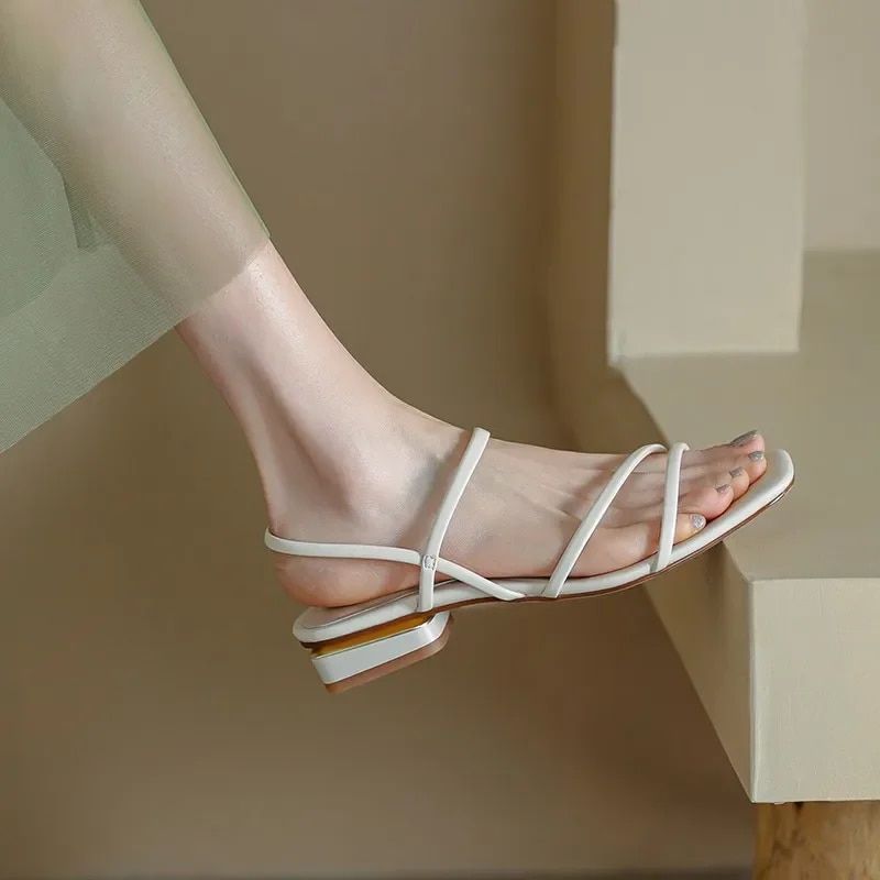 Jednobarevné čtvercové vysoké podpatky 2022 Letní móda Nazouvací špička Neklouzavé tlusté podpatky Zapatos De Mu Sandály Dámské_voghion.com