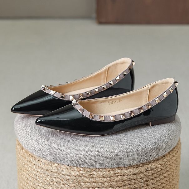 French Pointed Toe Flat Shoes For Women With Shallow Mouth, Riveted Patent Leather Evening Breeze Warm Soft Sole Flat Scoop Shoes W925-1_voghion.com