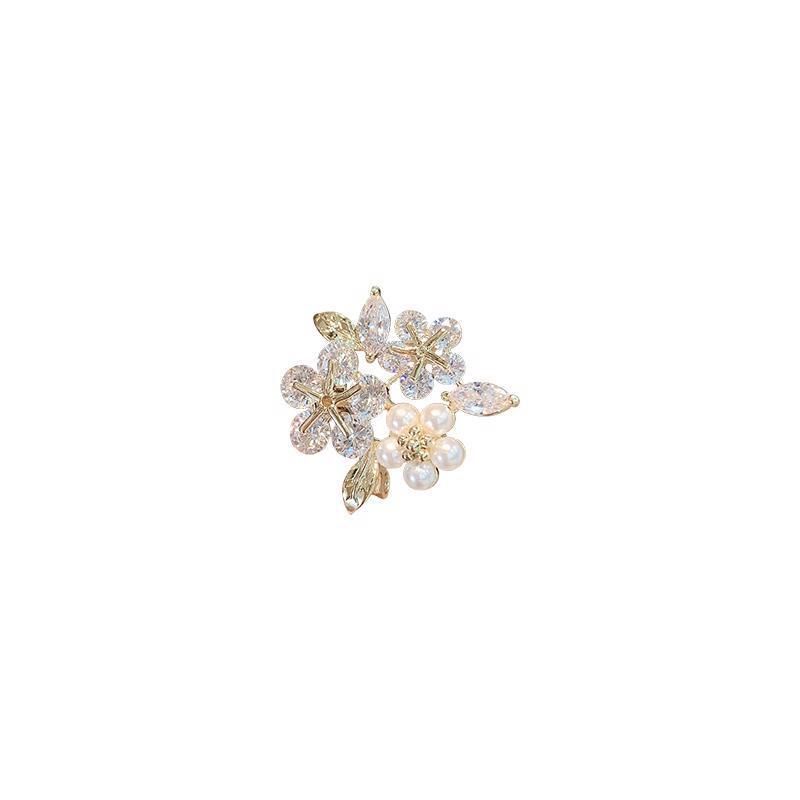 Exquisite Niche Plant Flower Brooch Sweater Small Fixed Clothing Decoration Anti-Exposure Button Pin_voghion.com