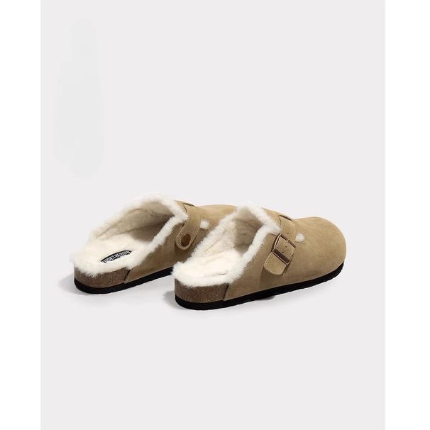 Um novo tipo de calçado simples de lã e slip-on com sola grossa e calçados de algodão semi-arrastado_voghion.com