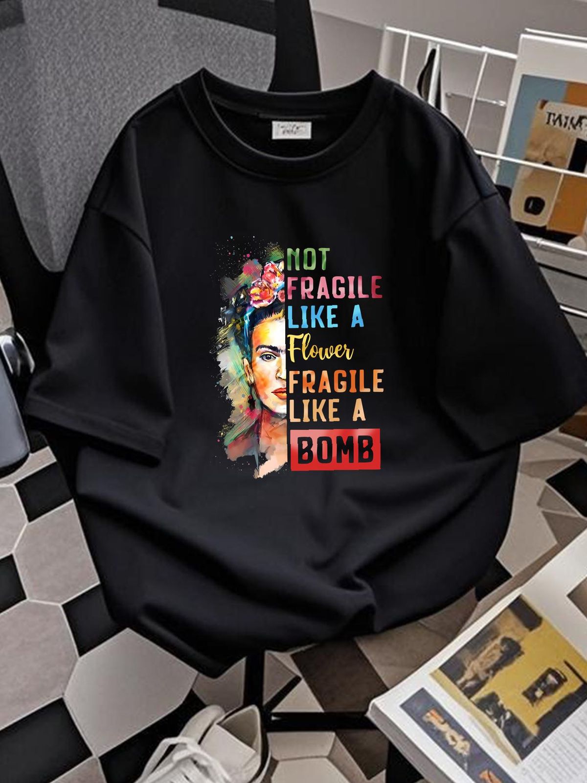 T-Shirt „Not Fragile Like A Flower Fragile Like A Bomb“. Bestes lustiges Herren-/Damen-Kunst-T-Shirt, atmungsaktiv, bequem, Streetwear-Grafik-Top für den Alltag_voghion.com