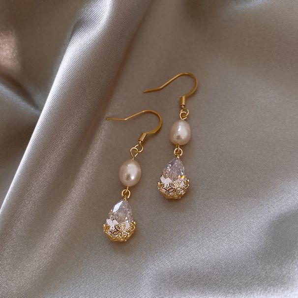 Women's Rice Grain Freshwater Pearl & Zircon Water Drop Earrings - French Elegant Temperament | Korean Fashion Commuting Ear Jewelry_voghion.com
