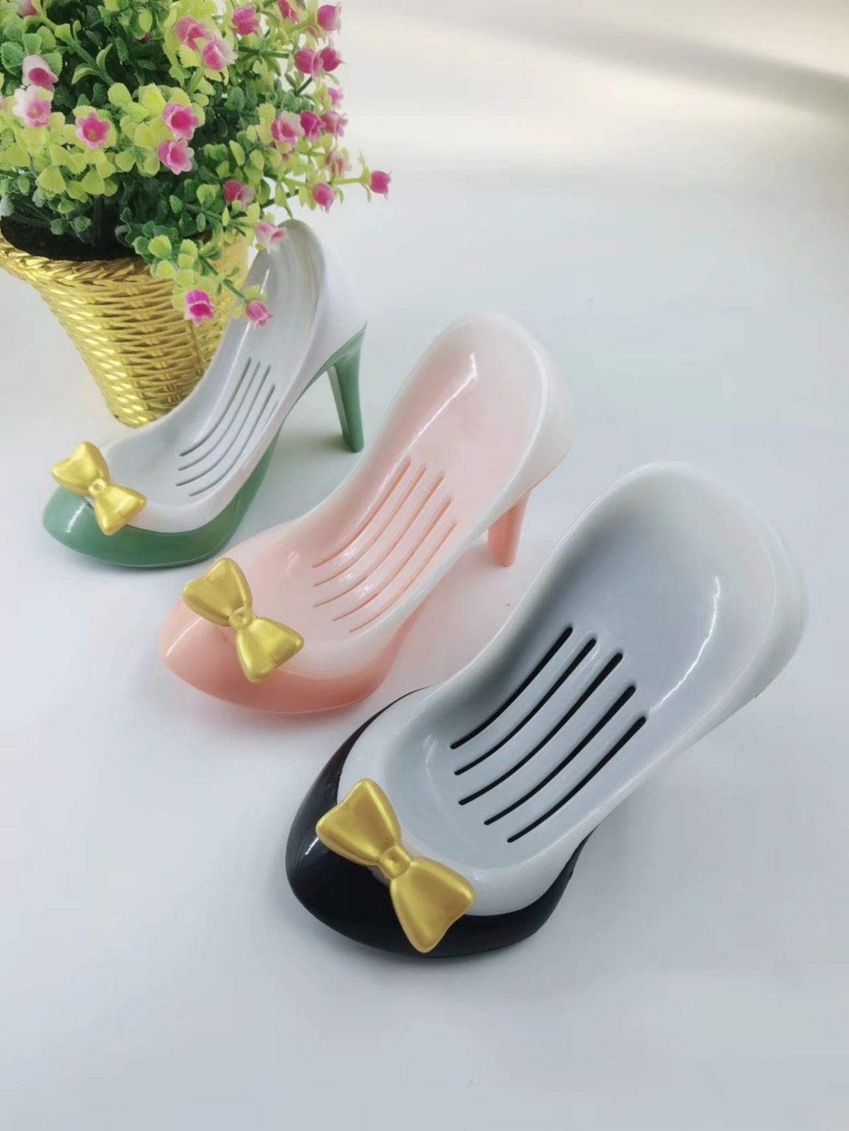 New Non-Slip Luxury Suction Cup Bathroom High Heels Soap Box Multifunctional Grid_voghion.com