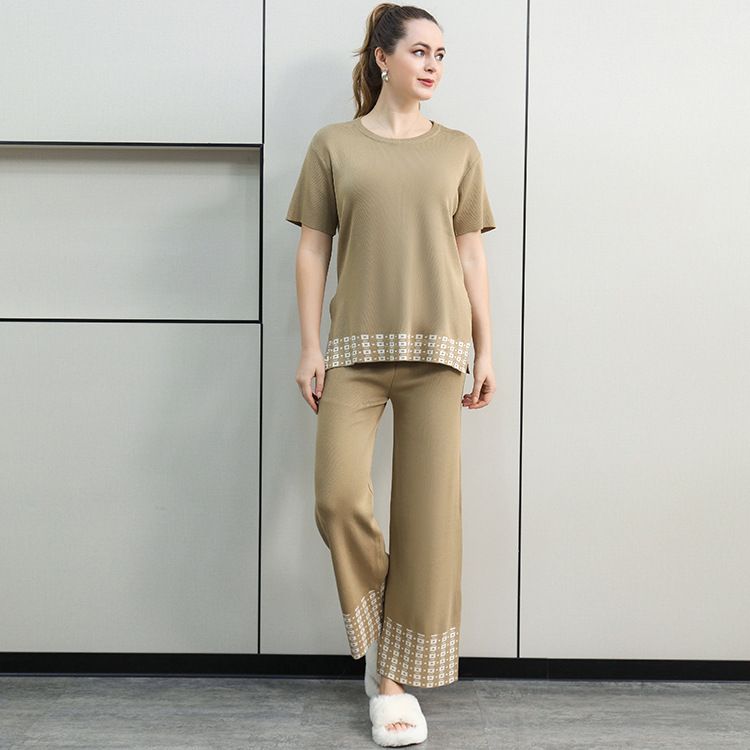 Damenbekleidung Sommer Neue einfache Mode Rundhalsausschnitt Einfarbig Kurzarmoberteile und Hosen Kontrastfarbener Rand Gestrickter Zweiteiliger Anzug_voghion.com