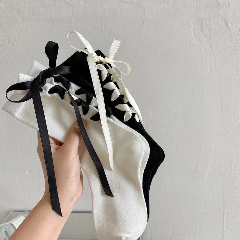 Japanese Korean Design Classic High Heel Strap JK Cute Simple Sweet Style Women's Black And White Solid Color Mid-calf Socks_voghion.com