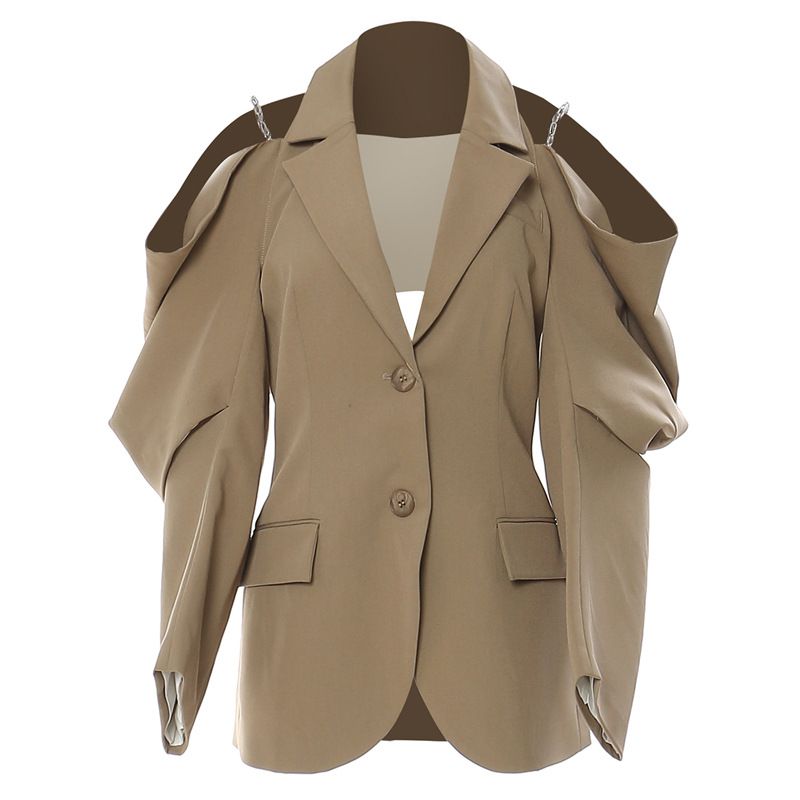 Schulterfreier Trenchcoat mit asymmetrischem Kettendesign_voghion.com