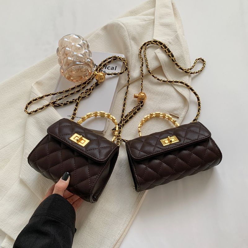 Xiaoxiangfeng hand-held diamond grid chain small square 2024 women's autumn and winter new fashion niche single shoulder_voghion.com