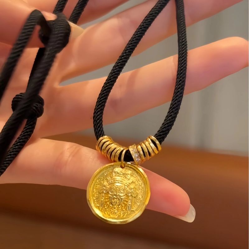 Collier tressé en or jaune avec pendentif Dieu de la richesse pour femme, accessoire polyvalent en corde noire_voghion.com