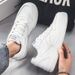 Weiße Freizeit-Sneaker für Herren – Atmungsaktive Low-Top-Schuhe mit runder Zehenpartie zum Gehen und Laufen | Leicht und bequem mit Gummisohle_voghion.com
