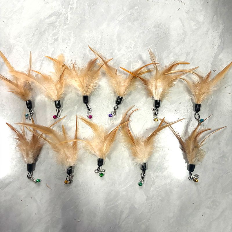 Dzwonek dźwiękowy z piórami z drutu stalowego, zabawka dla kota w kształcie ryby, długi pręt_voghion.com