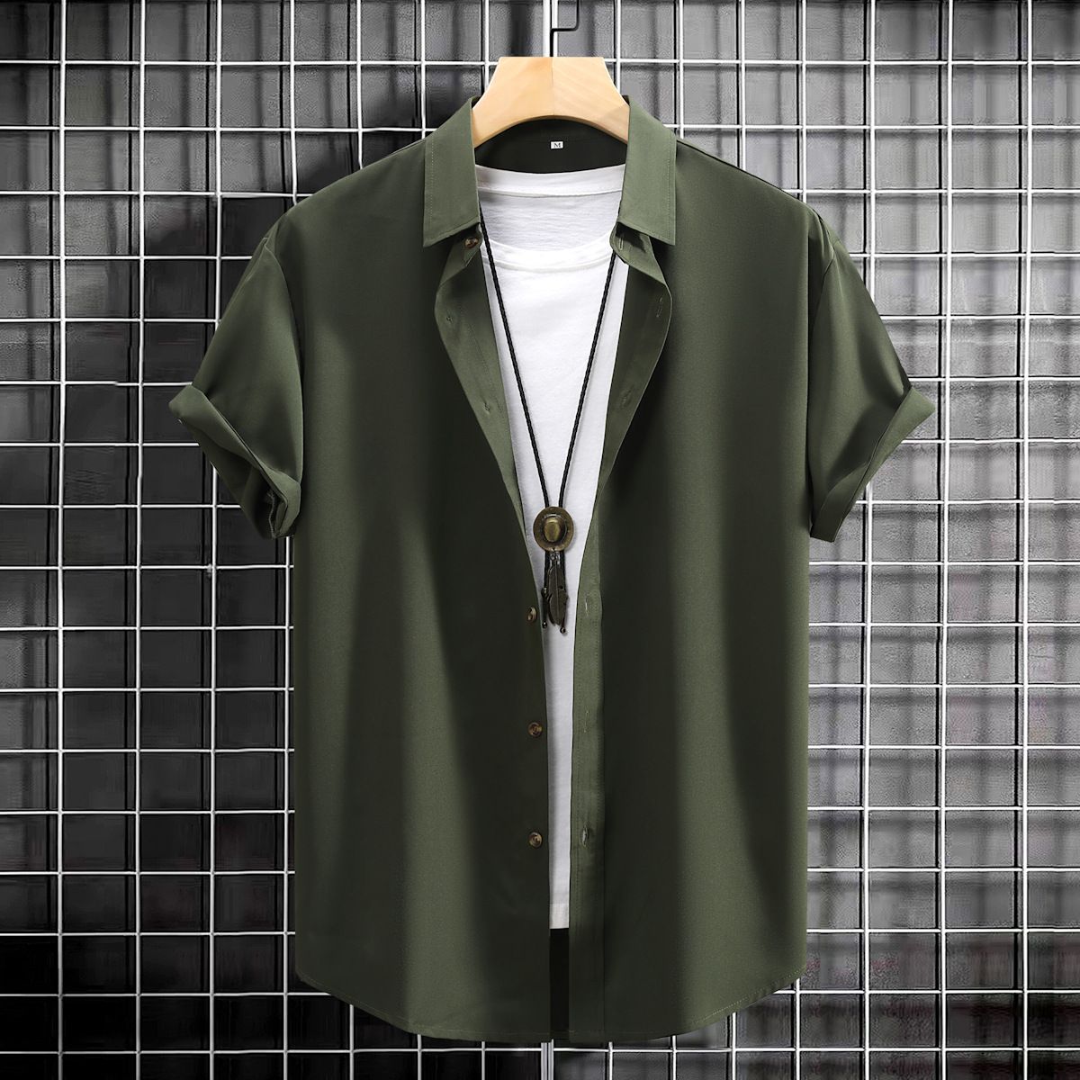 Vīriešu apģērbs īsroku krekls, vienkrāsains, tīras krāsas, moderns vīriešu apģērbs, četrpusēji elastīgs vīriešu krekls, vasaras tumši zaļš, 2024. gada jauns_voghion.com