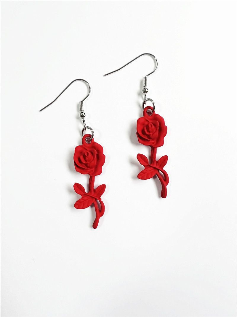 Orecchini gotici con rosa nera pendente vintage_voghion.com