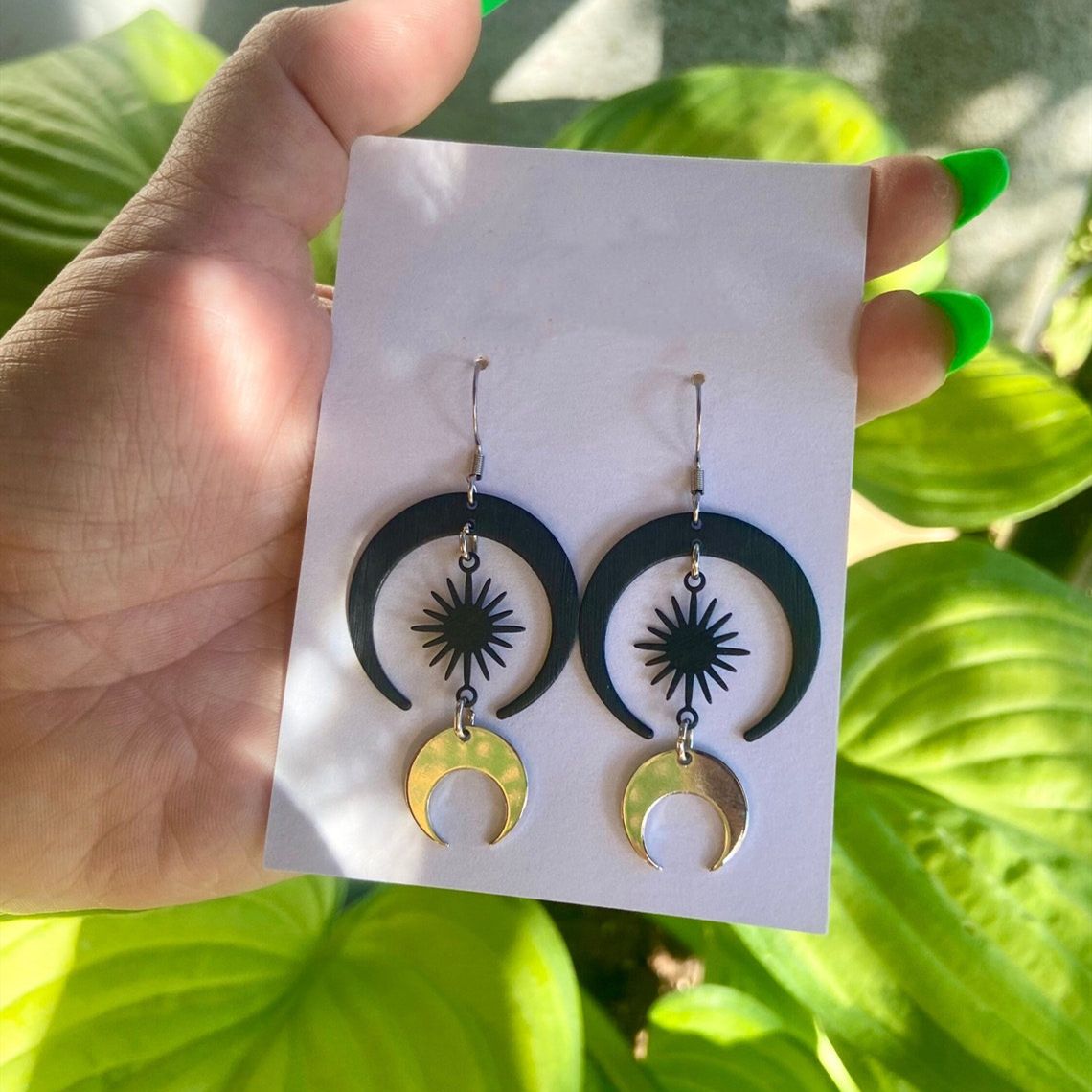 Orecchini pendenti a mezzaluna in oro gotico rinascimentale_voghion.com