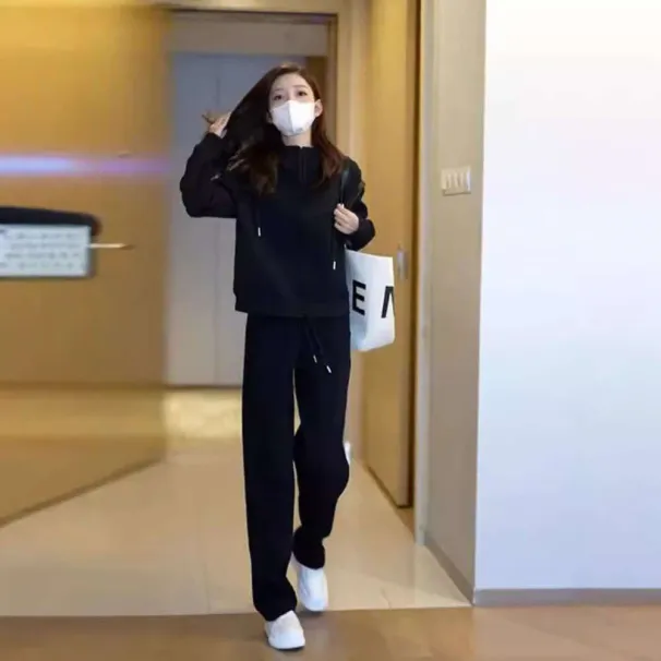 Nouvel ensemble de sport pour femme, printemps-automne, décontracté, tendance et jeune, grande taille, sweat-shirt noir deux pièces_voghion.com