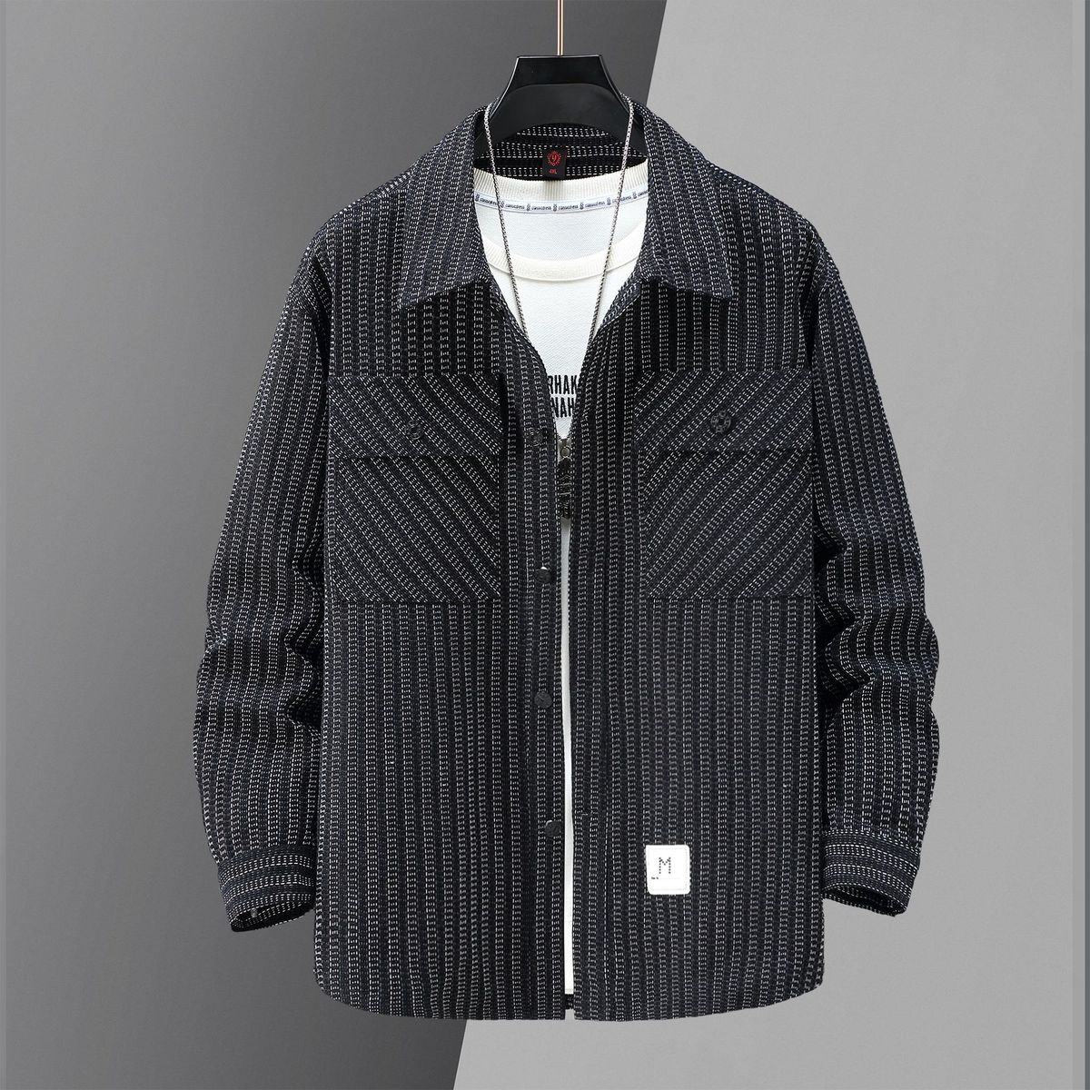 „Übergroße Windjacke für Herren – Trendiger, gestreifter Freizeitmantel für Übergrößen (4XL–11XL, bis zu 180 kg)“_voghion.com