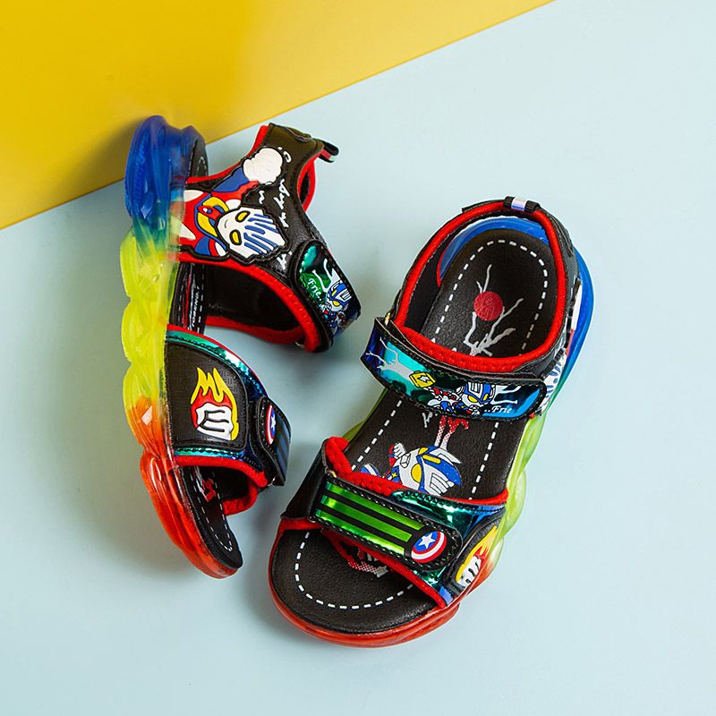 2023 zomer nieuwe sandalen met licht strand heren zachte zool zweetabsorberende zaklamp kleine en middelgrote kinderen trendy_voghion.com