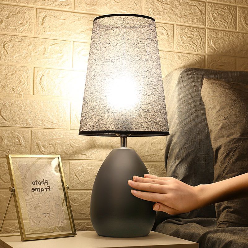 Chambre nordique, table d'étude, lampe de chevet moderne, simple et chaleureuse, luxe léger, protection des yeux, apprentissage,_voghion.com