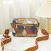 2024 nová barevná blokovaná všestranná etnická stylová crossbody módní trend fotoaparát jednoramenná malá čtvercová kabelka_voghion.com