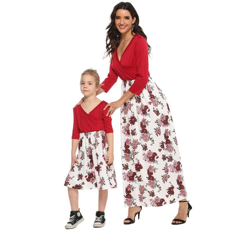 Ținută părinte-copil pentru mamă și copii, ținută părinte-copil, rochie cu mânecă trei sferturi, imprimeu digital floral, despicare, rochie părinte-copil_voghion.com