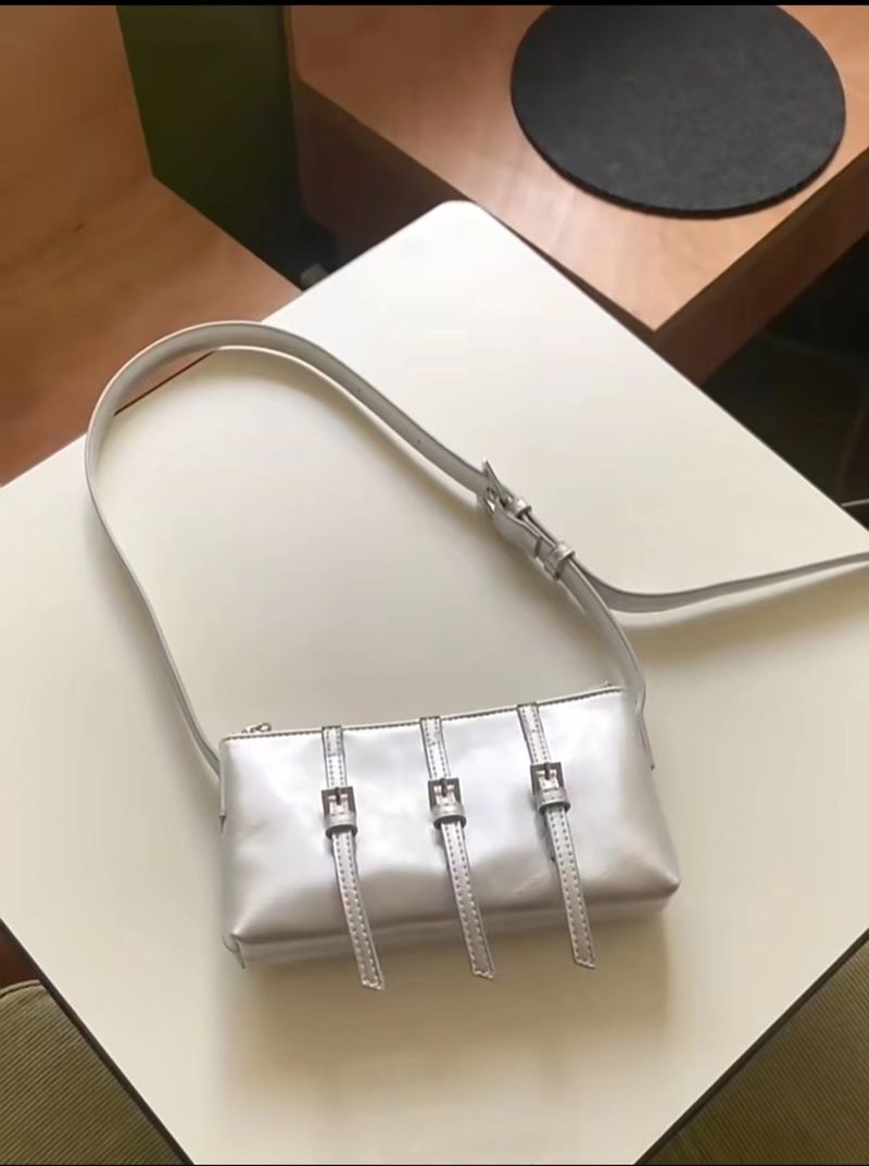 Koreanesch Schëller-Ënneraarm-Nei Frae kleng frësch personaliséiert Gürteldekoratioun Crowd Design Casual Diagonal Straddle Bag_voghion.com