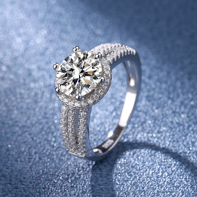 S Reines Silber, luxuriös besetzt mit sechszackigem, rundem Beutel mit 2 Karat Moissanit-Diamantring für Frauen D_voghion.com