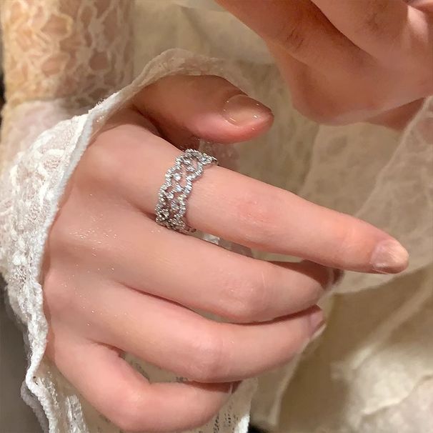 Elegante, veelzijdige, holle kant, prachtige, hoogwaardige, duizend dollar kostende, super glanzende, stapelbare ring voor de wijsvinger_voghion.com