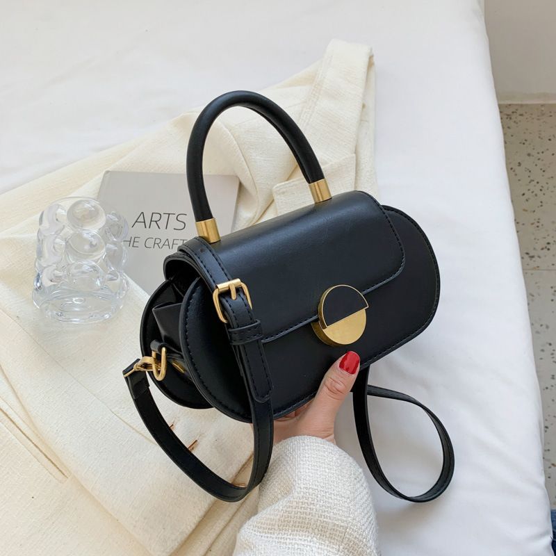Borsa piccola estiva in colori a contrasto Donna 2023 Borsa versatile di nuova moda Borsa a tracolla singola rossa con texture alla moda_voghion.com