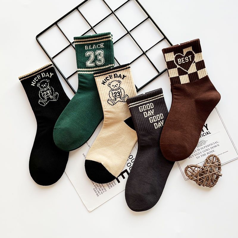 Chaussettes pour enfants garçons automne et hiver nouvelles lettres tridimensionnelles mi-mollet filles respirantes anti-odeur chaussettes en coton sans boulochage_voghion.com