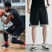 Sportliche amerikanische enge Fitness-Basketballhose, lockeres und schnell trocknendes Set, große Fünf-Punkt-Shorts, Training für Männer_voghion.com
