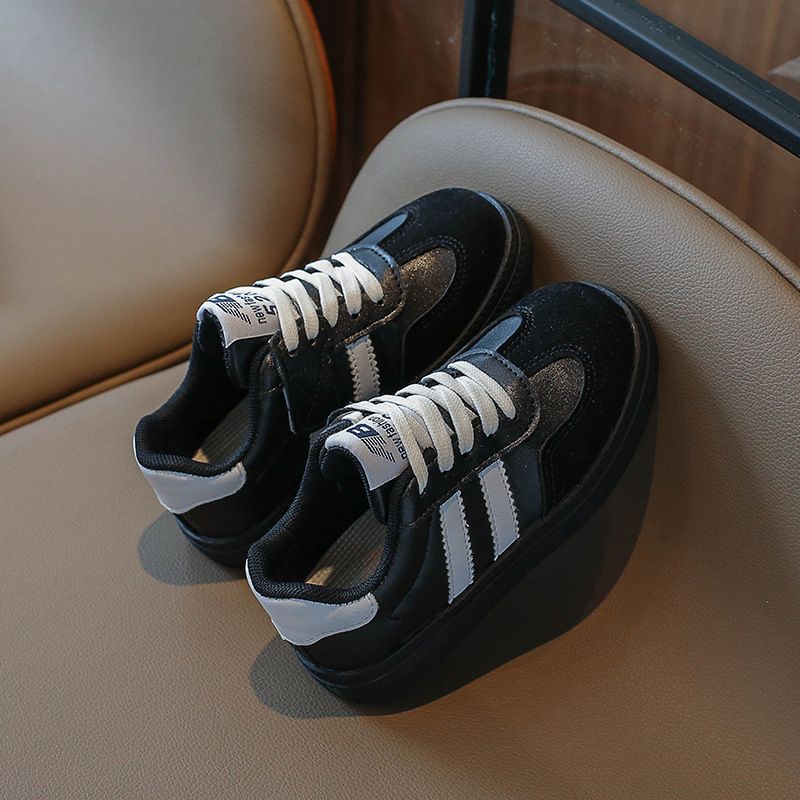 Version coréenne de sports polyvalents décontractés pour garçons et filles, avec de grands enfants attachant des lacets et des chaussures de planche pour enfants_voghion.com