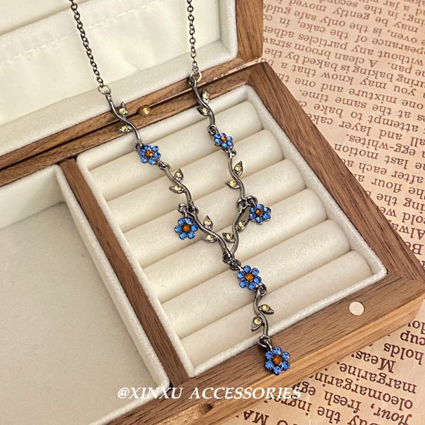 Temperament, Persönlichkeit, blaue Blumenhalskette, 2024 neuer Stil, minimalistisch, Waldstil, cooles Gefühl, Pistole, schwarzes Schlüsselbein, Kettenhals_voghion.com