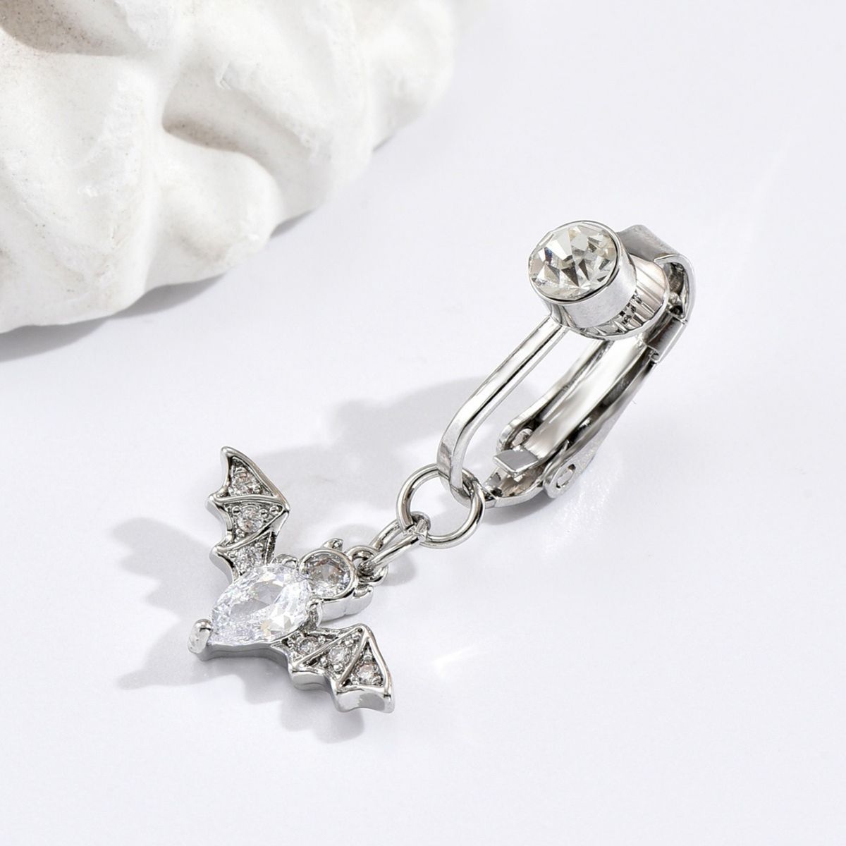 Ins fille épicée en forme de chauve-souris niche design boucle style hip-hop sans anneau de perforation incrusté de diamants polyvalent nombril ongle_voghion.com