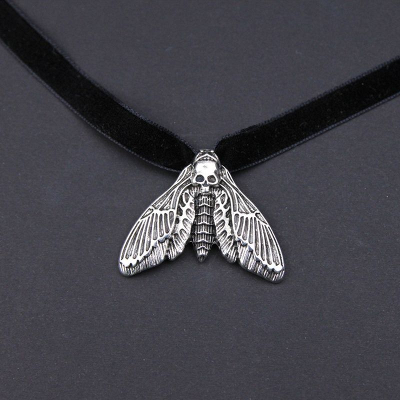Collane Collana girocollo con falena della morte, collana con teschio e farfalla_voghion.com