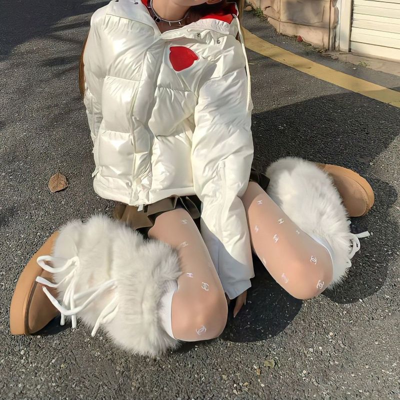 Voyage Y2K White Plush Bowknot Furry Leg Warmers Matching Snow Boots Mid-Calf Socks For Women Versatile Warm_voghion.com