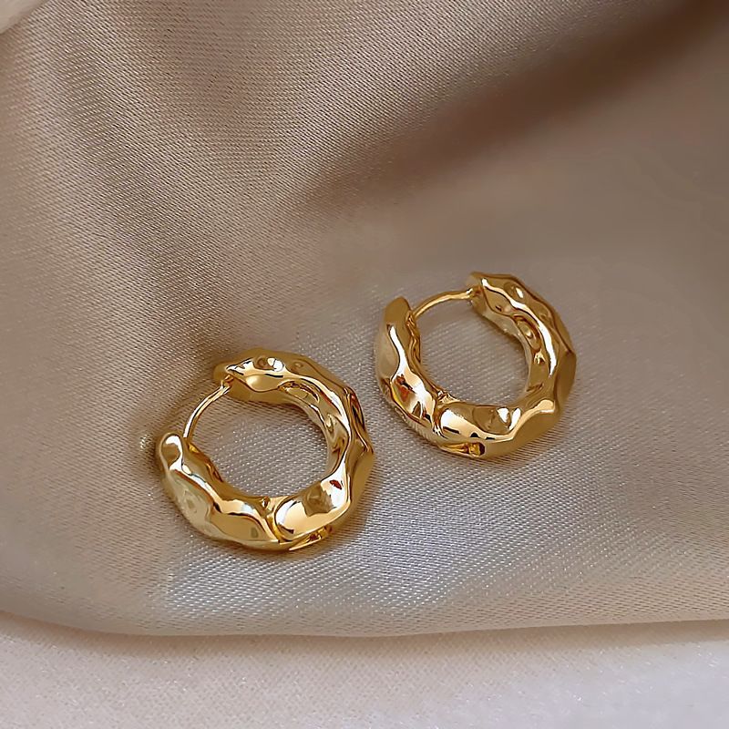 Light Luxury Ear Cuff For Women, Niche Design, High-End Feel, 2023 New Style, Elegant Stud Ear, Gold Plain Hoop_voghion.com