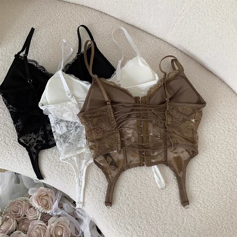 Canotta sexy da donna all'uncinetto con spalline sottili in pizzo Spicy Girl, con imbottiture per il petto, per abbigliamento esterno e intimo_voghion.com