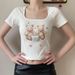 Söt Flicka Söt Björn Tryckt Fyrkantig Halsringning Slits Craft Vit Kortärmad Basic Enkel Avslappnad T-shirt Topp_voghion.com