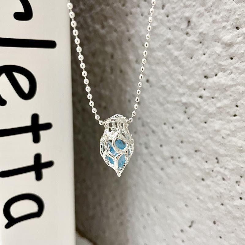 Heart Ice Aquamarine Crushed Stone Necklace For Women Versatile Niche Style Blue Crystal Pendant Clavicle Chain_voghion.com