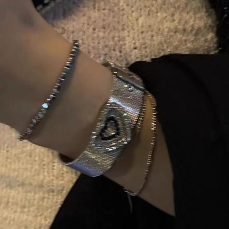 Braccialetto regolabile Y2K futuristico in argento con cinturino a cuore con strass per ragazza dolce, fresca e calda_voghion.com