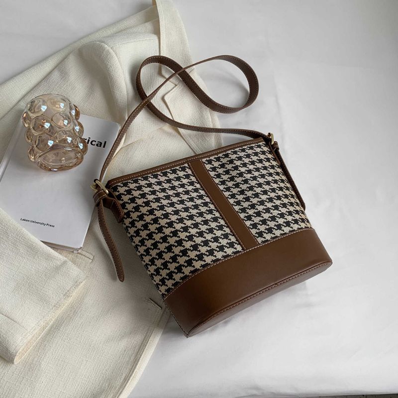 Grid 2024 neue modische High-End-Textur-Umhängetasche für Damen mit vielseitiger Ein-Schulter-Umhängetasche_voghion.com