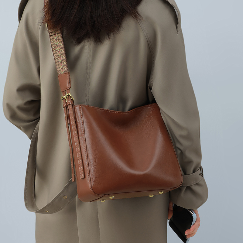 Secchiello per l'acqua 2023 autunno/inverno nuova borsa da donna a tracolla realizzata in vera pelle con grande capacità, sensorialità avanzata_voghion.com