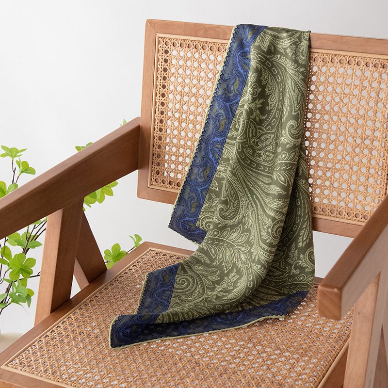 100% moerbeizijde voor mama, cadeau voor schoonmoeder, eenvoudige kleine vierkante sjaal, modieuze damessjaal_voghion.com