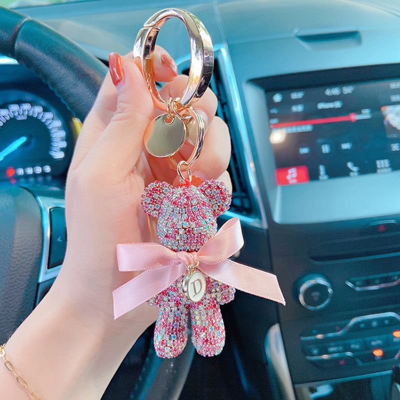 Piezas y accesorios para bolsos Llavero de coche con diseño de oso violento mediano y lleno de diamantes, letra creativa, hebilla redonda grande, llavero para bolso, colgante, muñeca femenina_voghion.com