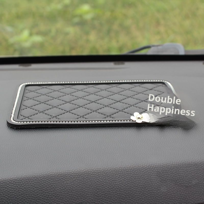 Xiaodeng Xiaodeng Xiaodeng Tappetino antiscivolo con intarsi di diamanti e camelia, piccolo fiore di margherita, ornamento creativo, accessori per auto in silicone, produttore originale_voghion.com