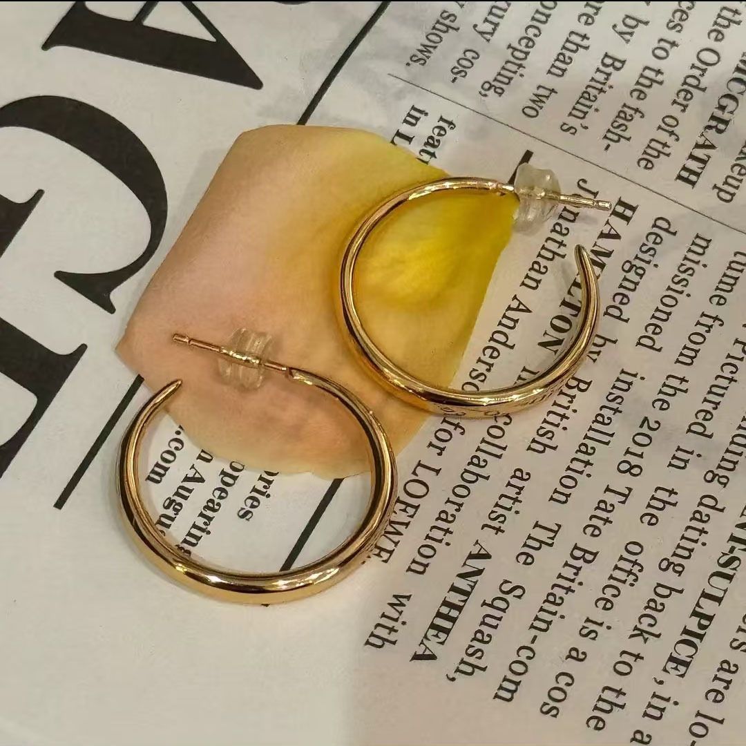 New Fashion Trend Minimalist Gold Color Simple Hoops Versatile Elegant High-end Earrings For Women_voghion.com