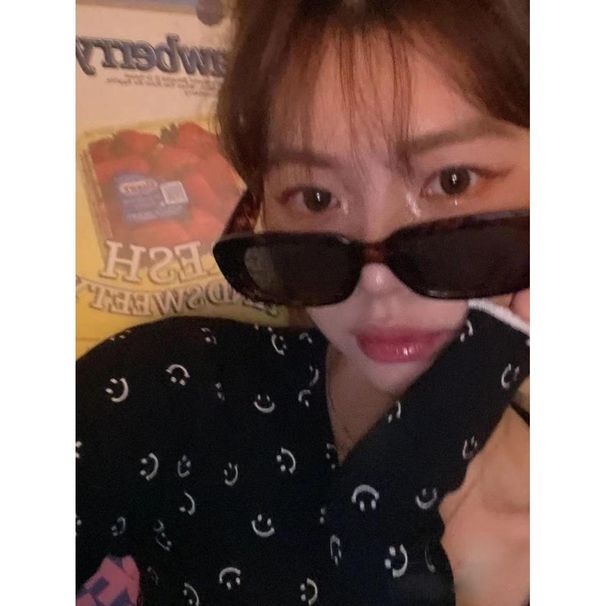 Ins Small Face Sunglasses Small Frame White Square Street Shot Trendy New Sunglasses_voghion.com