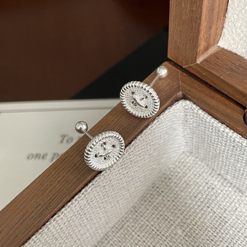 Minimalist INS-Style Pure Silver Button Stud Earrings - Korean-Inspired Niche Design For Fashionable Versatility_voghion.com