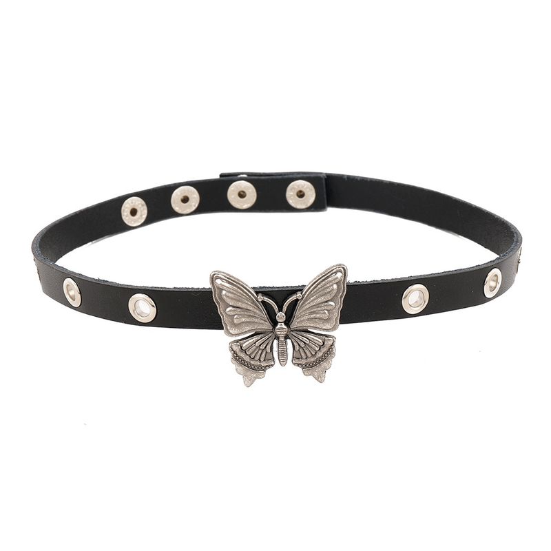Collana girocollo rock multistrato in pelle con ciondolo a farfalla in stile punk dark._voghion.com