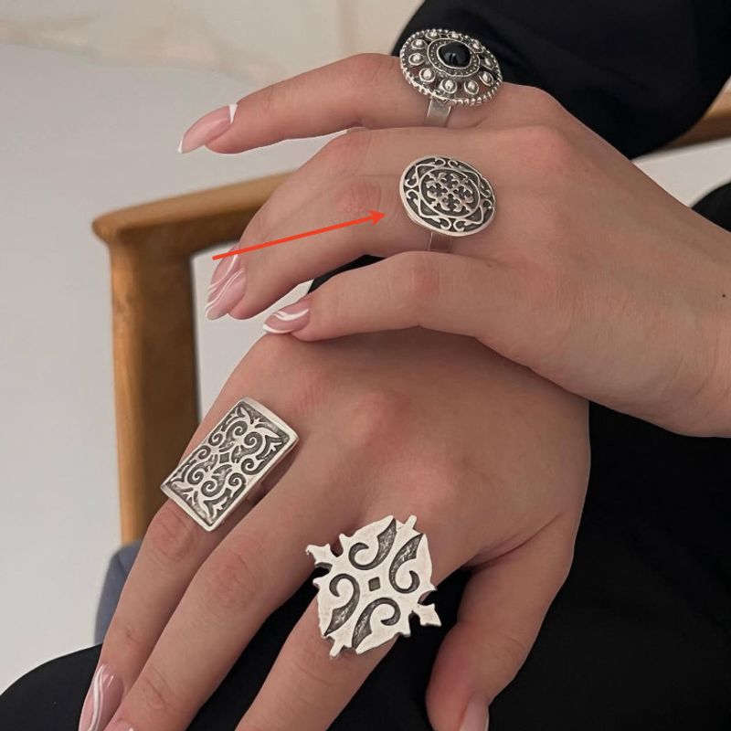 Kasachisches mongolisches Element für Männer und Frauen, leichter Luxus-Unisex-Stil, offenes Design, Vintage-Zeigefinger ethnischer Minderheiten_voghion.com